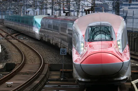 未来へ駆ける新幹線