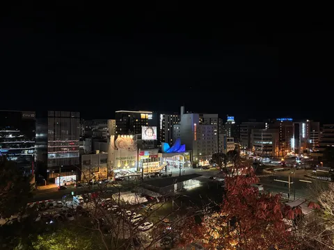 夜景に浮かぶ街の灯り