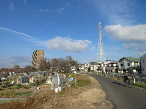 農と街と電波塔