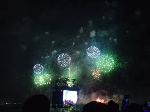 華やかな夜の祭典