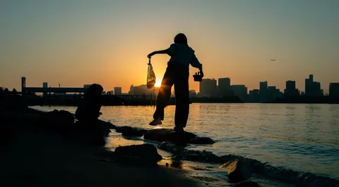 夕焼けの片足立ち、まさかの大漁？