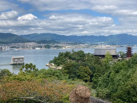 遠い街と海、静かなる塔