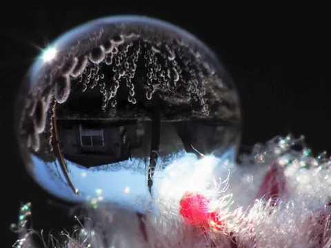 氷の世界が映る瞬間