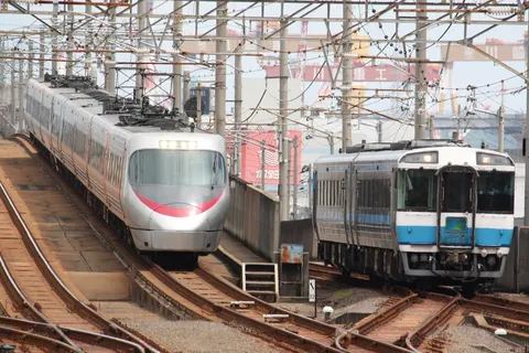 二列車が競演する線路