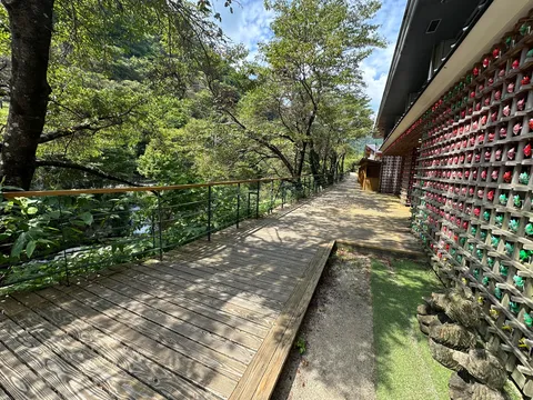 緑陰と古の面影、悠久の遊歩道
