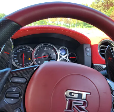 GT-Rのコクピット、気分はレーサー