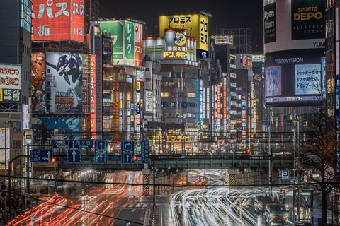 ネオン渋滞の夜景劇場