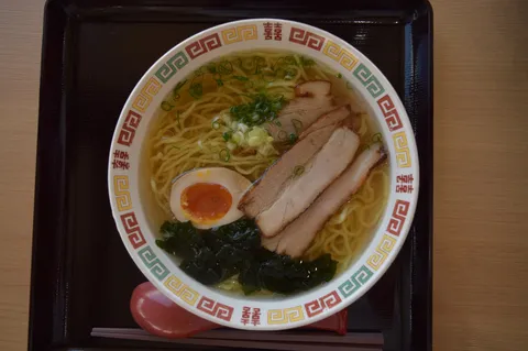 透き通るスープと光の一杯