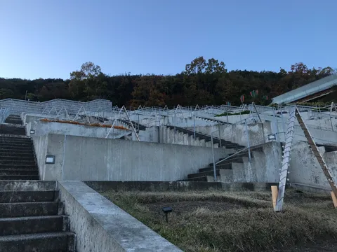 静寂の階段、空への連なり