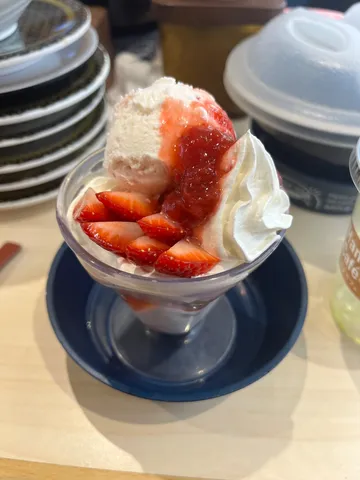 とろけるストロベリーアイス
