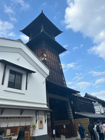 古都の空を彩る、趣ある時計塔