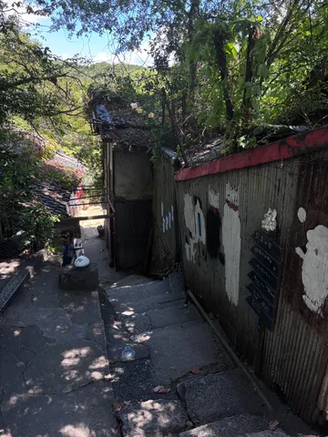 時の流れを感じる、路地の風景