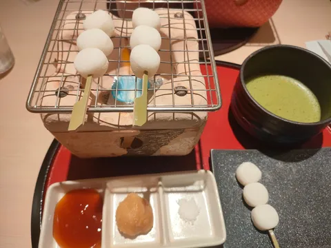 炙り団子と抹茶で和む時間