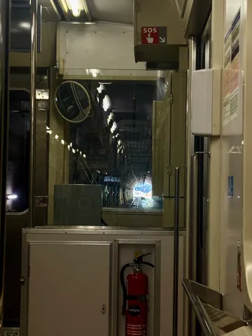 トンネルの先へ