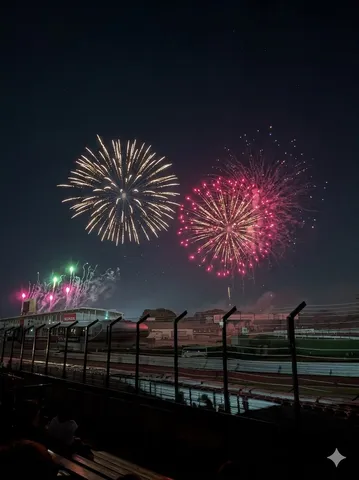 夜空に花火の軌跡