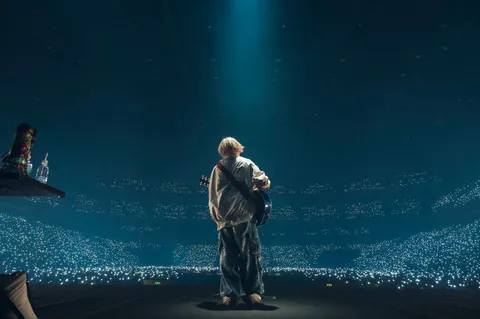 星降るアリーナの真ん中で