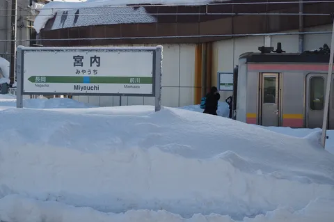 雪深い駅の日常