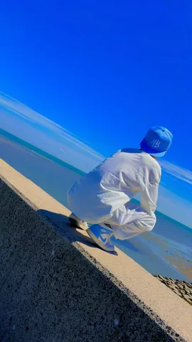 青い世界を見つめて