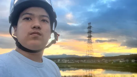 夕景に映る静かな視線