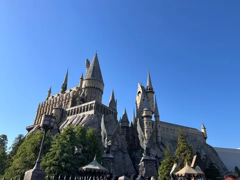 青空にそびえる魔法の城