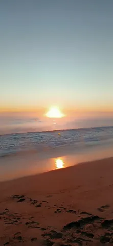 水面を染める太陽