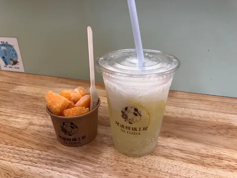 シュワっと爽やか、謎のオレンジ