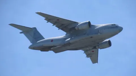 空を駆ける巨人の翼