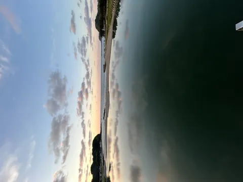 幻想的な水鏡の景色