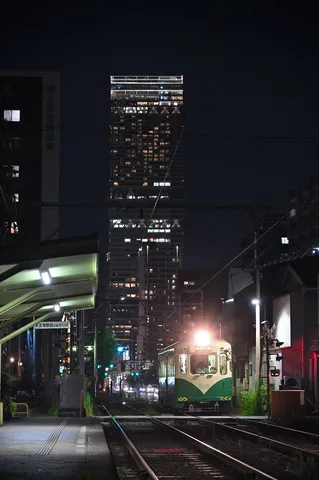 夜汽車と摩天楼の交差点