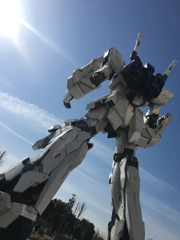 空と鉄の巨人の影