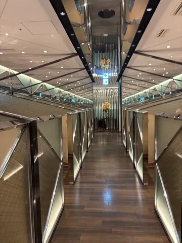 光と影の迷宮
