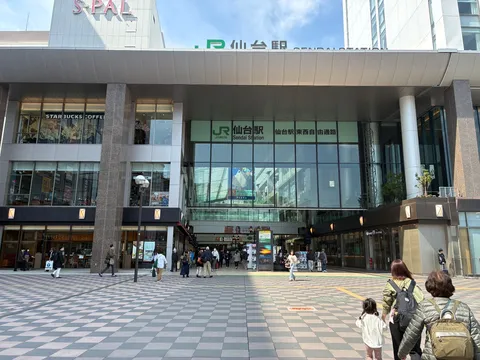 駅前広場の日常風景