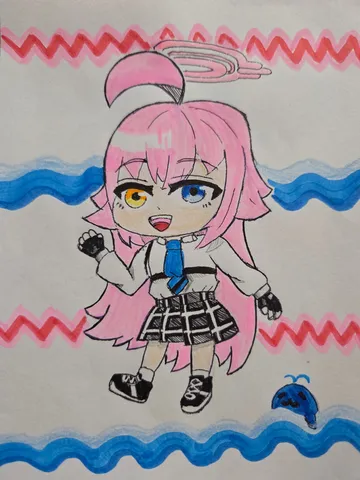 ピンク髪が跳ねる波間