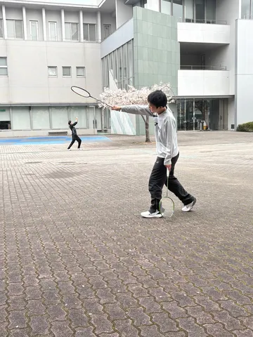 桜舞うコートの予感