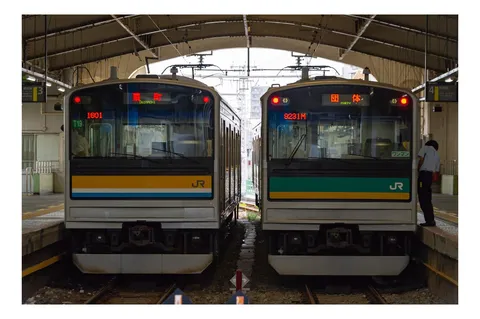 平行する旅路、駅の対面