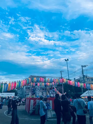 灯りと空の夏祭り