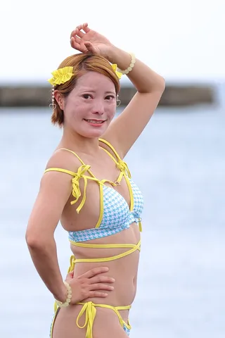 水着で決めた！夏満喫ポーズ