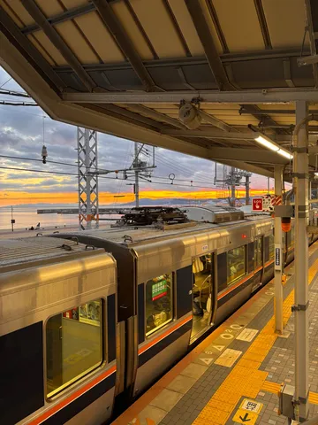 夕焼けと電車