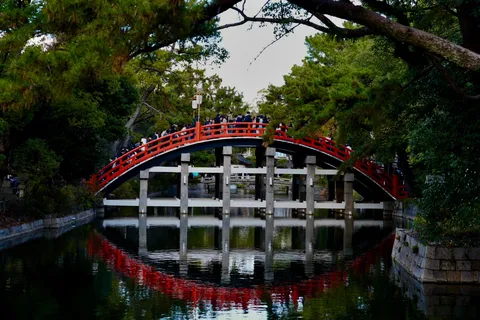 紅い橋と水鏡