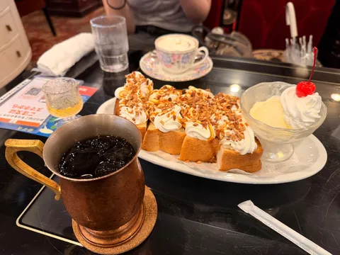 優雅な午後のデザートタイム