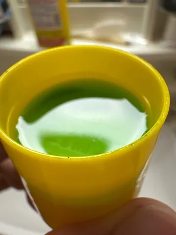 透き通る緑の輝き