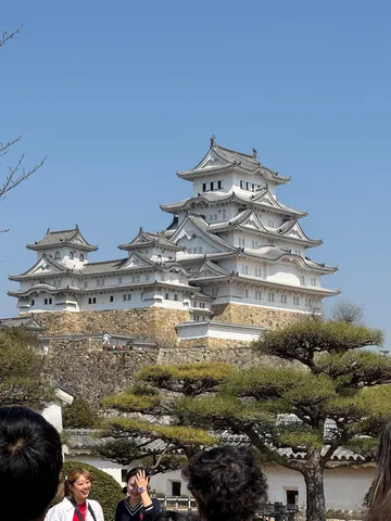 空と白鷺城のコントラスト