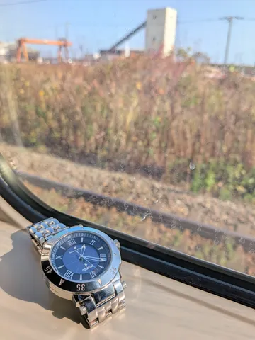 窓越しの静かな旅路