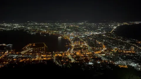 宝石箱のような夜景に吸い込まれそう