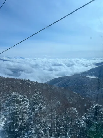雲海を越える冬の景色