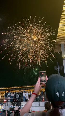 手の中に広がる、夜空の輝き