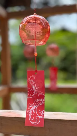 涼やかな赤色の風鈴