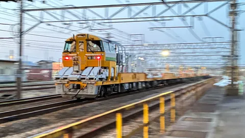 黄色い列車、疾走の瞬間