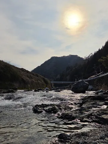 光と水のせせらぎ