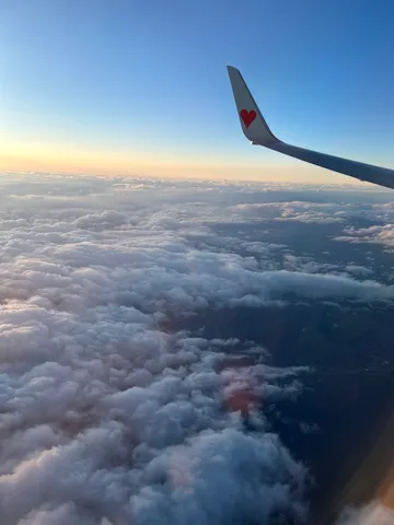 茜空に舞うハート